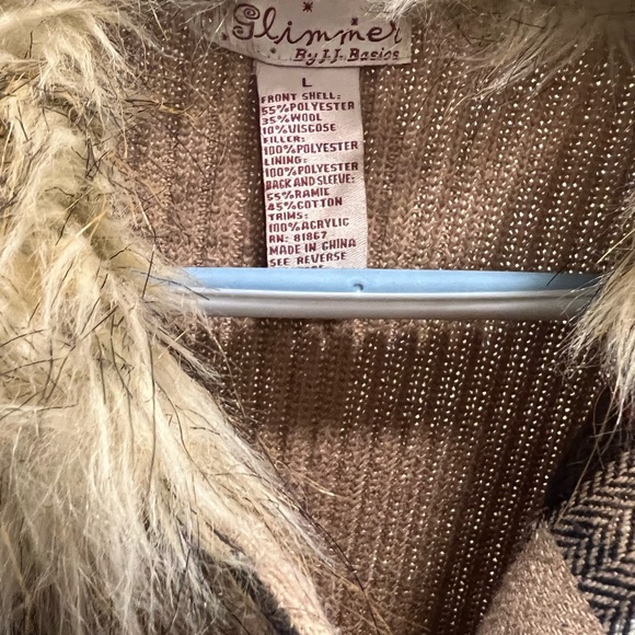 Juniors large sweater - Picture 2 of 2